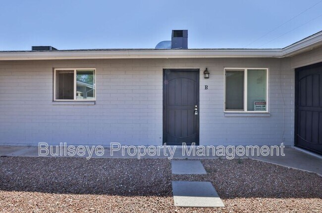 Building Photo - 825 E Alice Ave