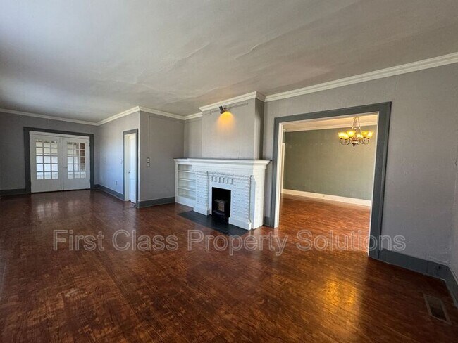 Building Photo - 1400 NW 22nd St