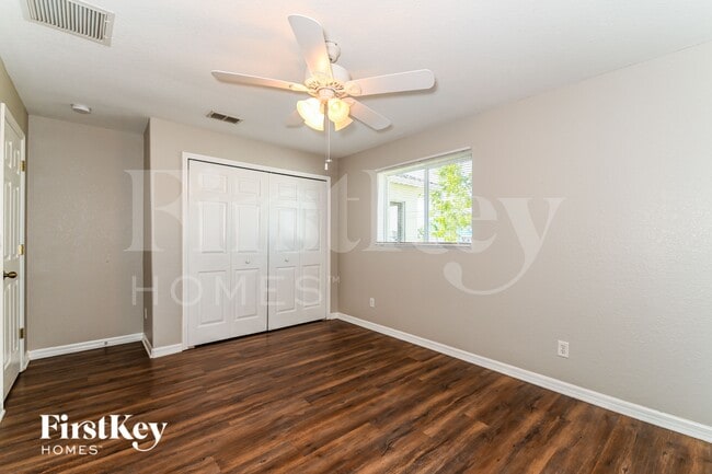 Building Photo - 904 NW 8th Pl