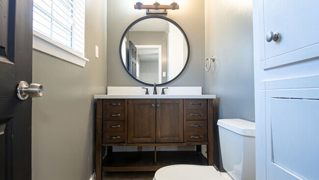 master half bath - 2558 Crestleigh Mnr