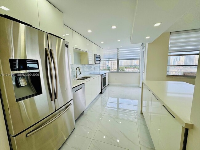 Building Photo - 18041 Biscayne Blvd