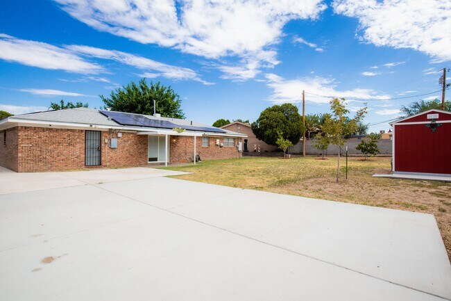 Building Photo - 1633 Stull Dr