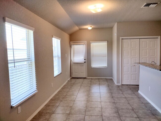 Building Photo - Fresh and Clean!!!