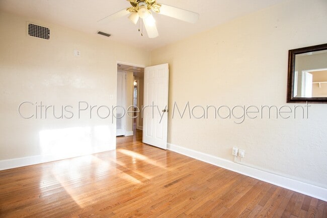 Building Photo - Cute 3/3 Home Near Sodo