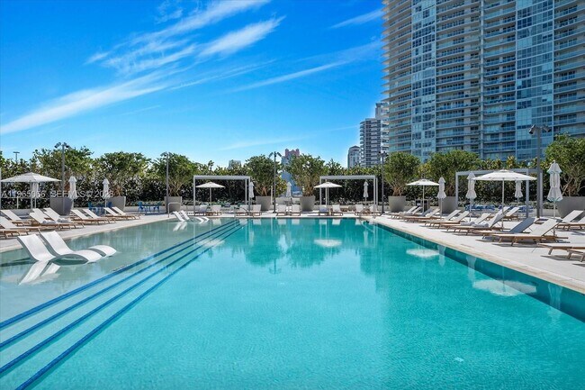 Building Photo - 501 West Ave