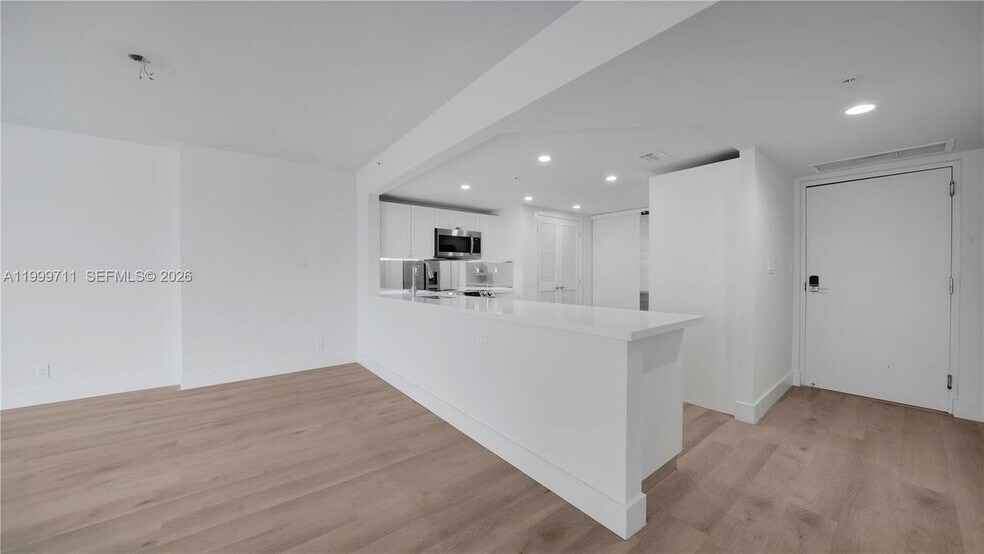 Building Photo - 555 NE 34th St