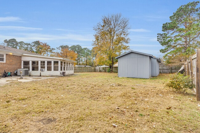 Building Photo - 207 N Nunn St