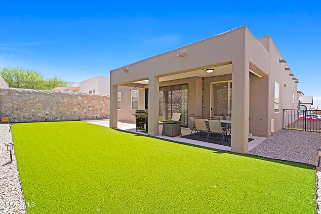 Building Photo - 12863 Ivelet Ct