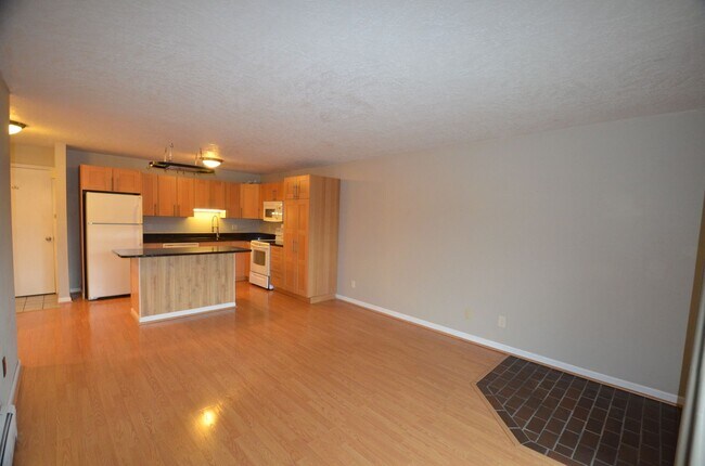 Building Photo - Pets negotiable! Dillon Valley East Condo!...