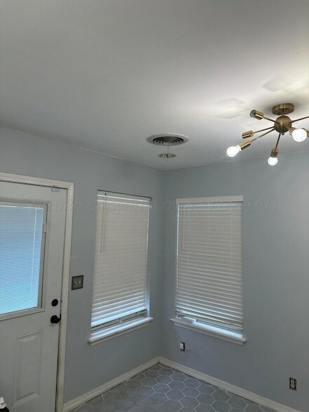 Building Photo - 1118 Bellaire St