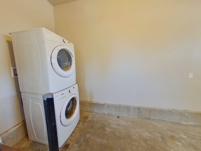 Building Photo - 335-337 NW 18th St.