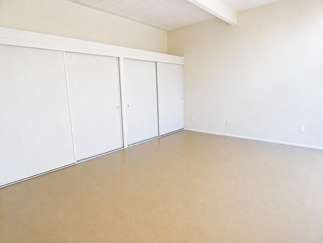 Building Photo - 866 N Topaz Cir