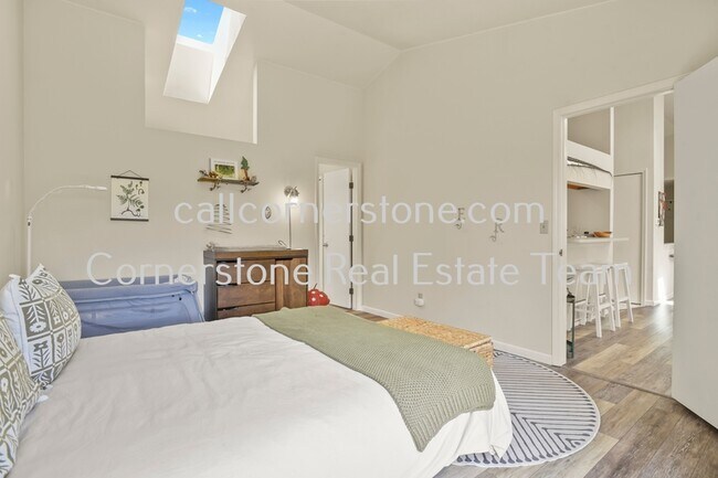 Building Photo - 8640 Boxelder Dr