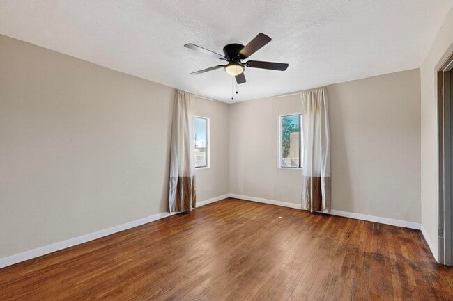 Building Photo - 165 Hilton Ave NW