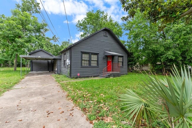 Primary Photo - 1017 Yorkshire St