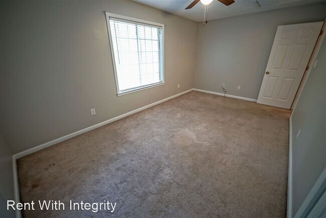 Building Photo - 2310 Tina Dr
