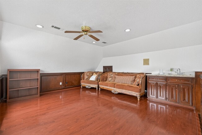 Building Photo - 15106 Dawnbrook Dr