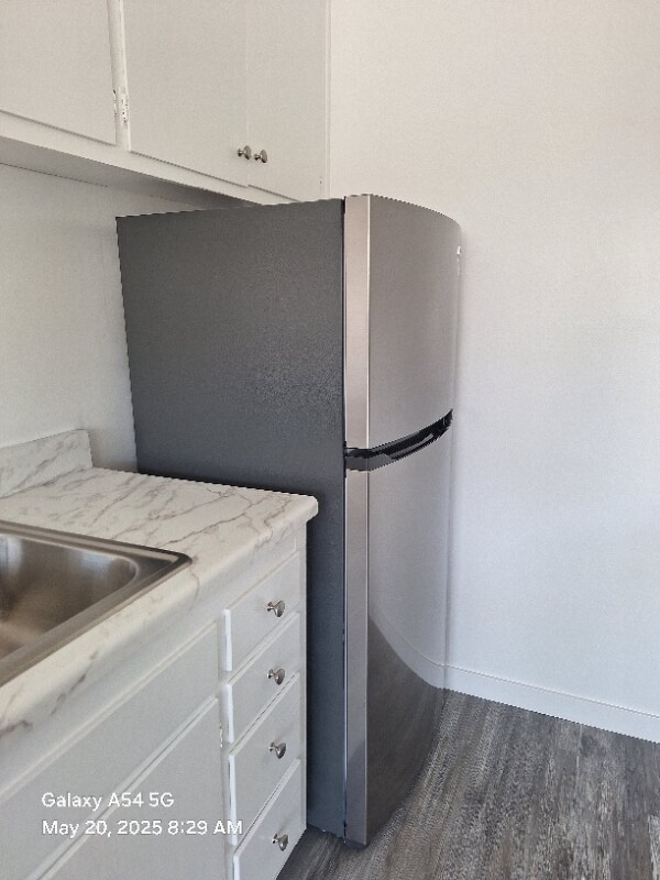 Building Photo - 609 De La Vina St
