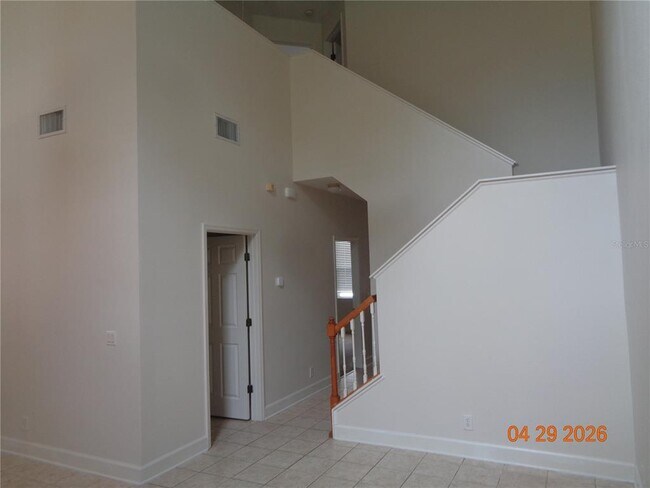 Building Photo - 210 Woodhouse Ln