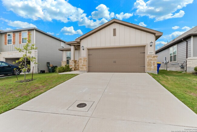 Building Photo - 13211 Antelope Run