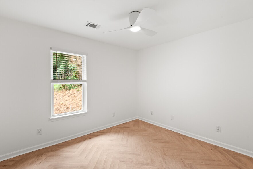 Building Photo - 907 Beaufort St