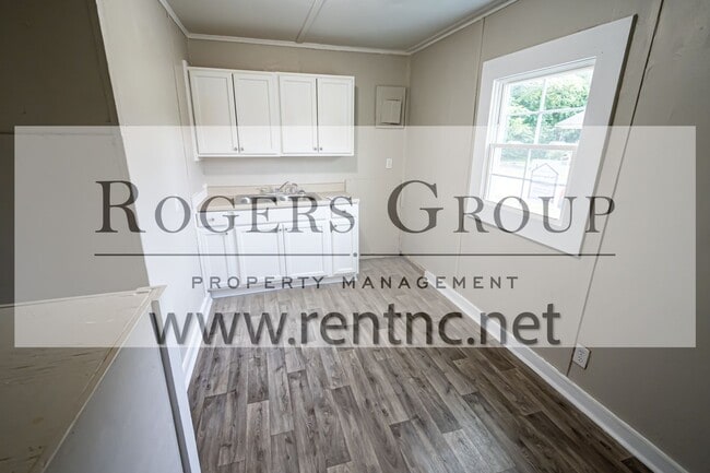 Building Photo - 403 Horner St