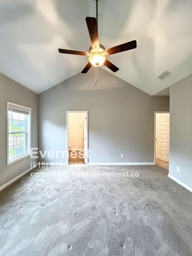 Building Photo - 4-Bedroom, 2-Bathroom Home in a Convenient...
