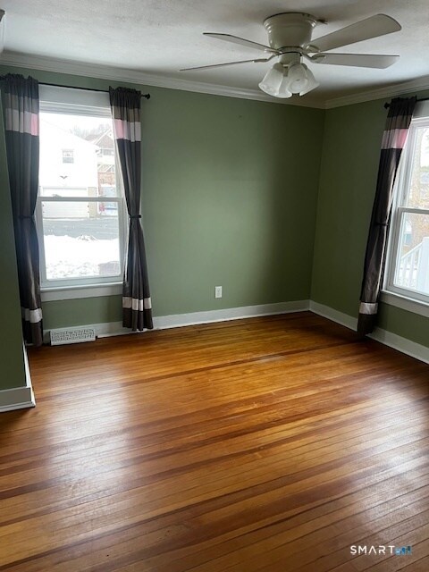 Building Photo - 64 Seymour St