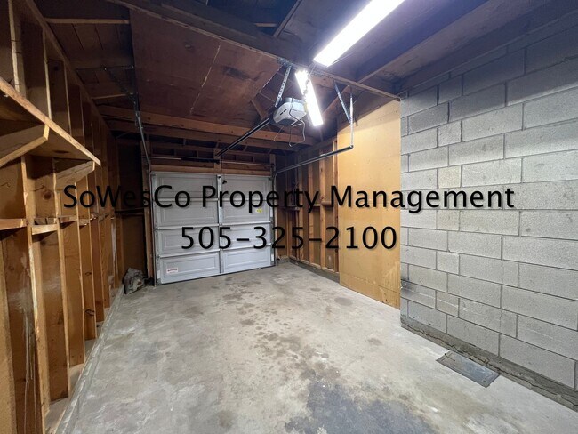 Building Photo - Three Bedroom 2 Bath Home in Central Farmington