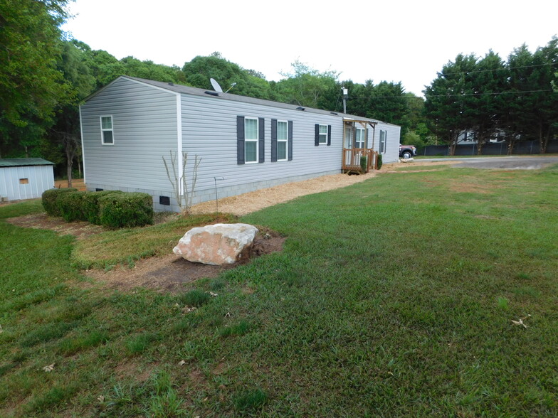 Front View - 112 Donald Dr