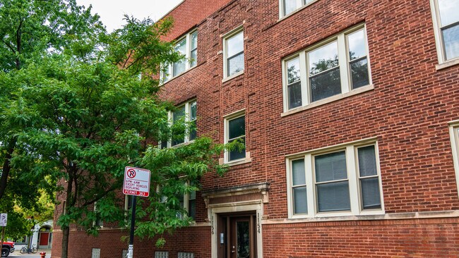 Building Photo - 3103 N Racine Ave