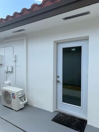 Building Photo - 37XX 14Xth Ct