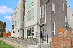 Building Photo - 1467 S Columbian Way