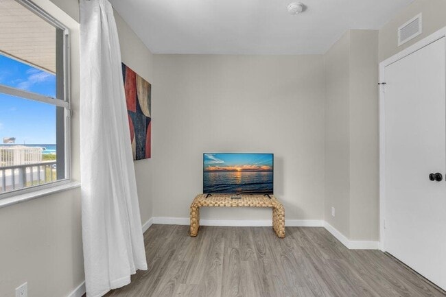 Building Photo - 600 N Ocean Blvd