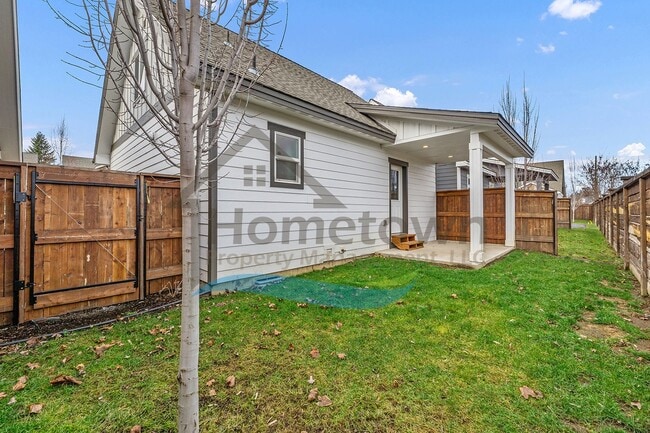 Building Photo - 2 Bedroom 2 Bath Home with Attached Garage Available in Coeur d'Alene!