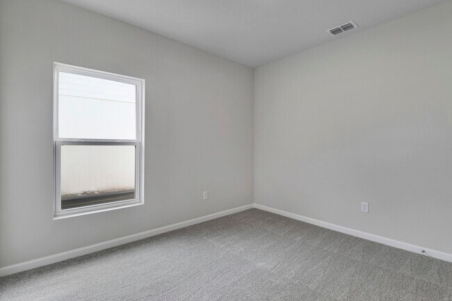 Building Photo - 15404 SW American St