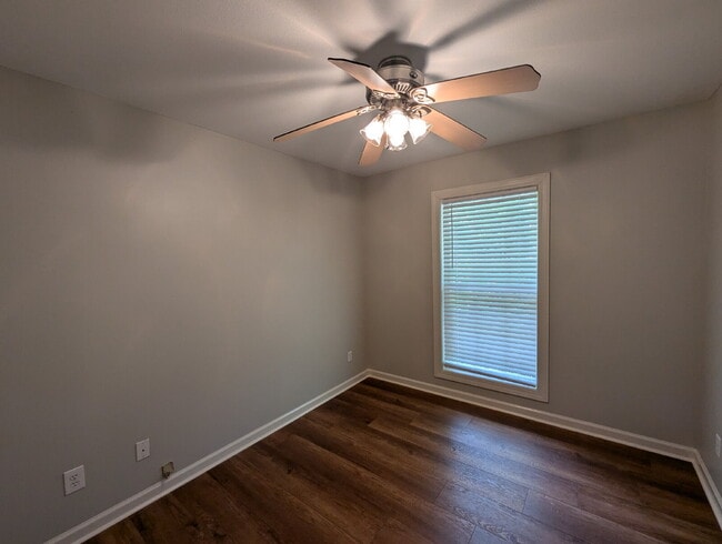 Building Photo - 117 Twin Gates Drive