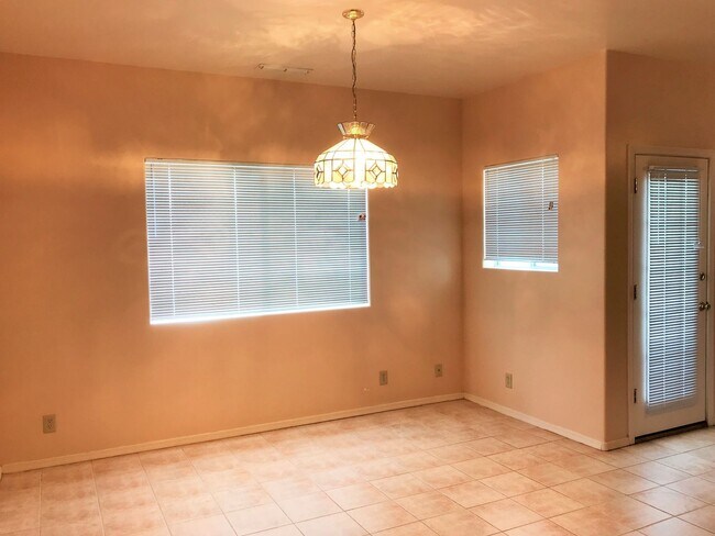 Building Photo - 2775 W Colt Canyon Trail