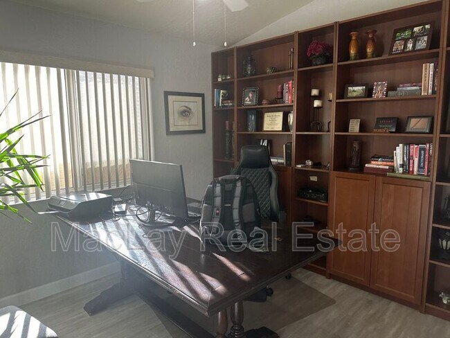 Building Photo - 13031 S 46th Way