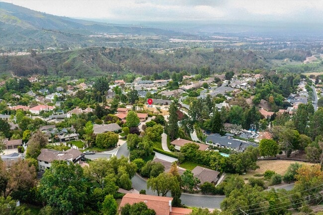 Building Photo - 10272 Overhill Dr