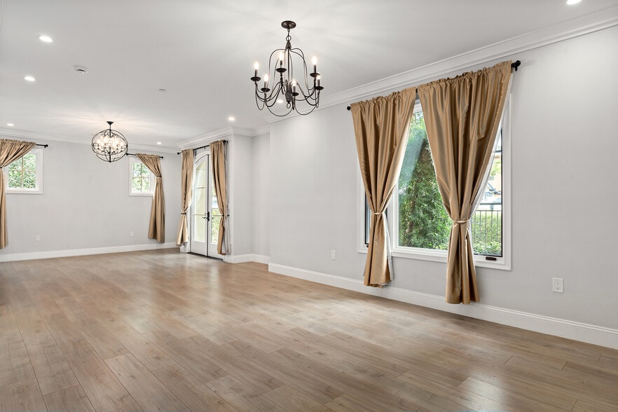 Building Photo - 158 S Sierra Madre Blvd