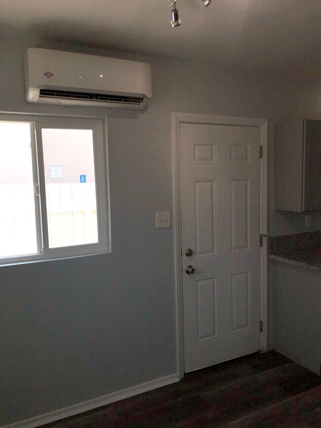 Building Photo - 5890 Gardenia Ave