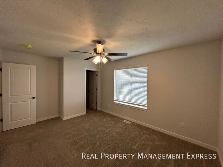 Building Photo - 2 Bedroom 1.5 Bathroom Home for Rent