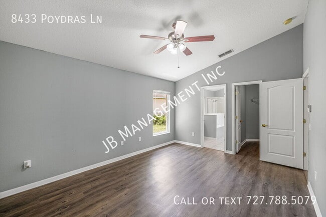 Building Photo - 8433 Poydras Ln