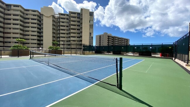 Building Photo - AVAILABLE NOW! STUDIO WITH 1 PARKING IN MAKIKI