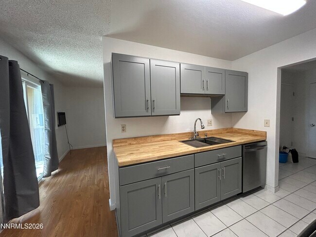 Building Photo - 3855 E Leonesio Dr
