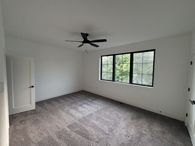 Building Photo - 351 Loeffler Ave