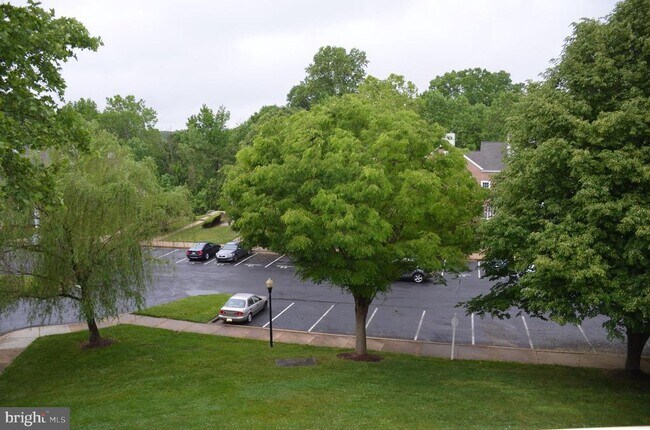 Building Photo - 1046 Spring Valley Ct