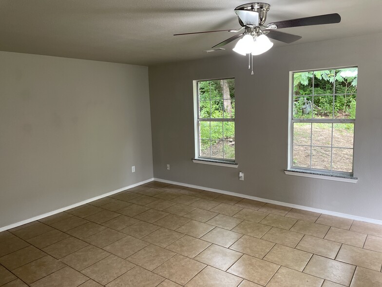 Living room - 1382 N Dawn Dr
