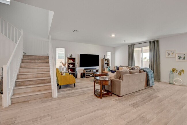 Building Photo - Modern Comfort Meets Stunning Mountain Views